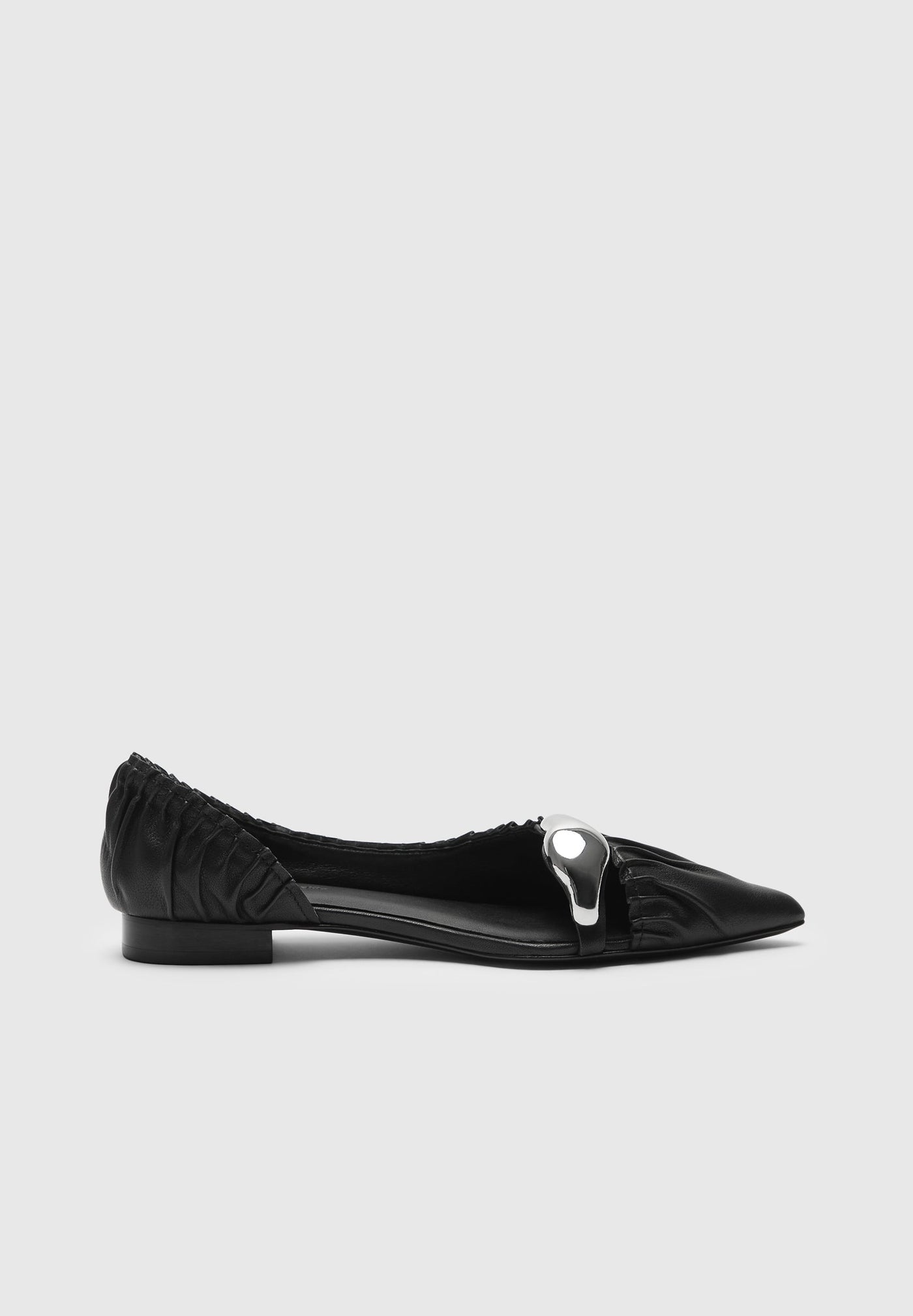 Céleste - Ballerines en cuir avec détails métalliques - Noir